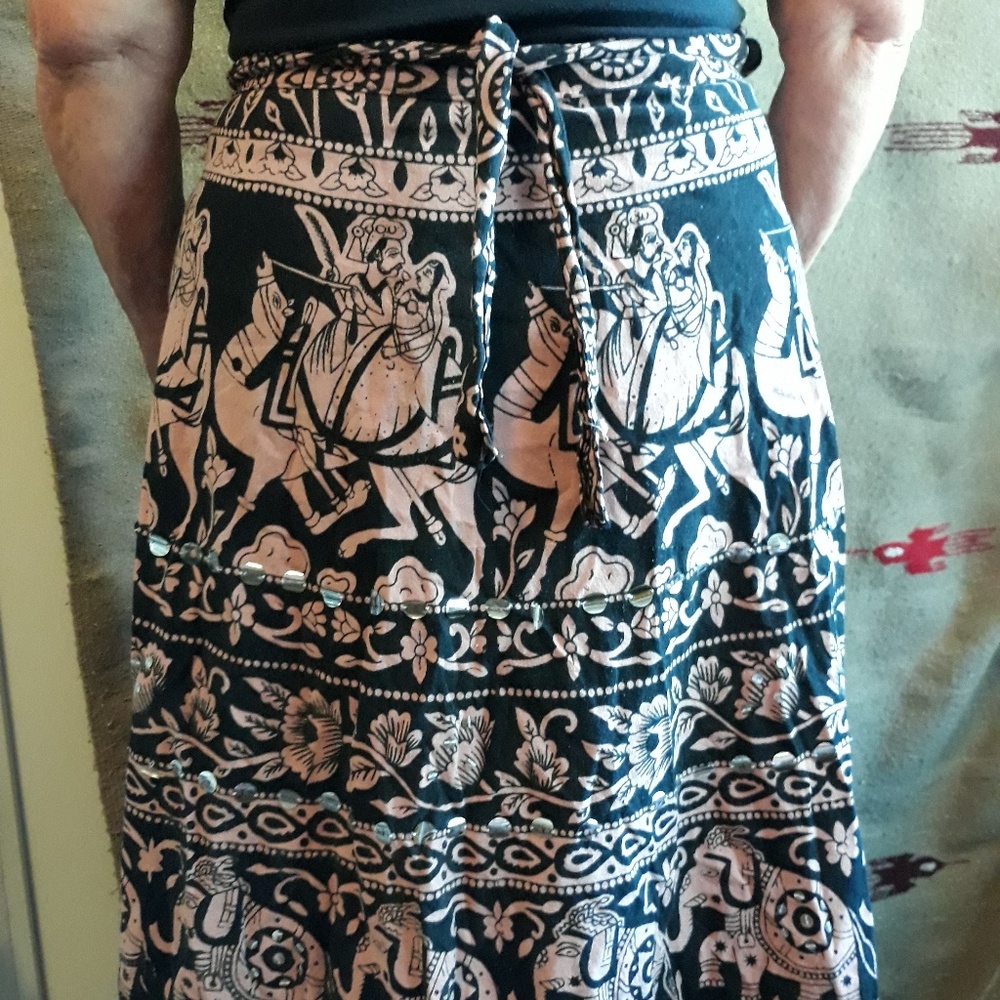 Funky wrap skirt - Picture 2 of 4